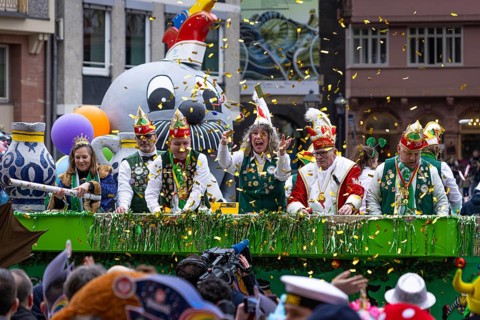The Frankfurt carnival parade will pass through the Römerberg in Frankfurt am Main on 11 February
