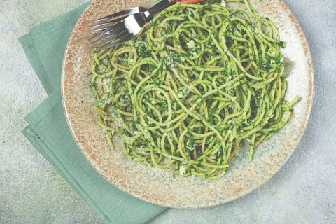 Spaghetti with pesto sauce, homemade, no people