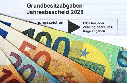 Property tax annual tax assessment 2025, symbolic image property tax reform, property tax,