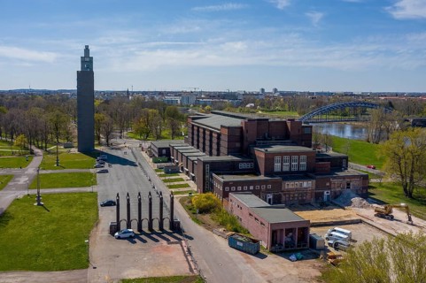 Magdeburg City Hall, on the left the Albin Müller Tower, in front Pferdetor, Magdeburg,