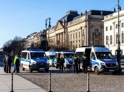 Berlin police force, Unter den Linden, Berlin, Germany, Europe