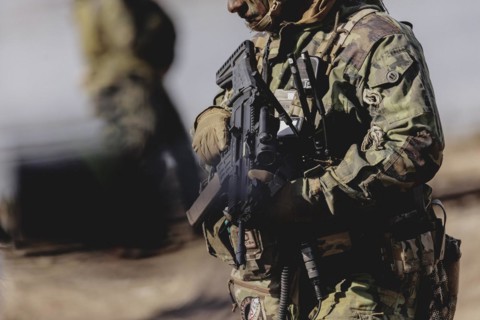 A soldier with a rifle, taken during the military exercise 'Wettiner Schwert' with German and Czech