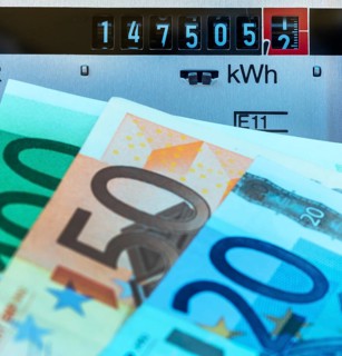 An electricity meter measures the electricity consumed. Symbol photo for electricity price and