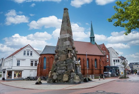 Kaiser Wilhelm Monument, popularly known as the Clothes Monument, Norderney