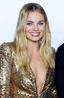 Margot Robbie at the 88th Annual Academy Awards, Press Room held at the Loews Hollywood Hotel in