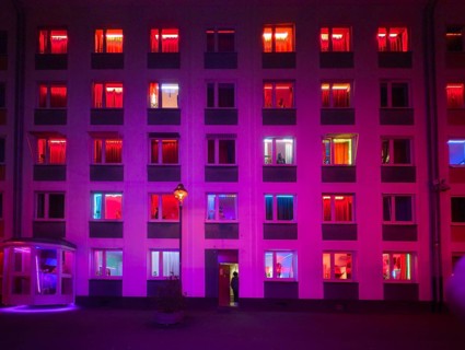 Laufhaus, prostitutes in the windows of a red-lit brothel, Düsseldorf, North Rhine-Westphalia,