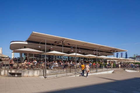 Jungfernstieg with many people and catering Cafe Alsterpavillon Alex, Neustadt, Hamburg, Germany,