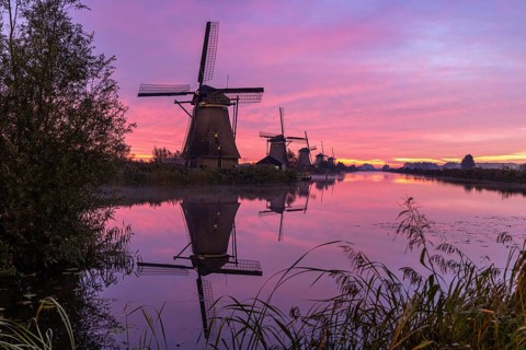 Sunrise on the KInderdijk, Netherlands