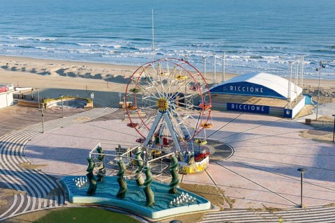 Ferris wheel on the promenade of Riccione, in Italyg