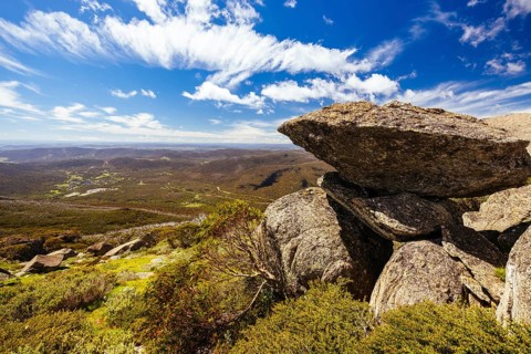 Landscape views at the summit of Porcupine Rocks on the Porcupine Walking Track on a summer's day