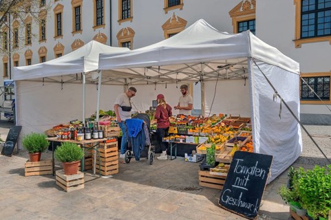 Sales stand for fruit and vegetables etc., Residenzplatz, Kempten, Allgäu, Swabia, Bavaria,