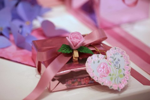 Gift with heart pendant Valentine's Day at Creativeworld Frankfurt