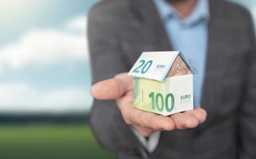 Real estate market, house purchase