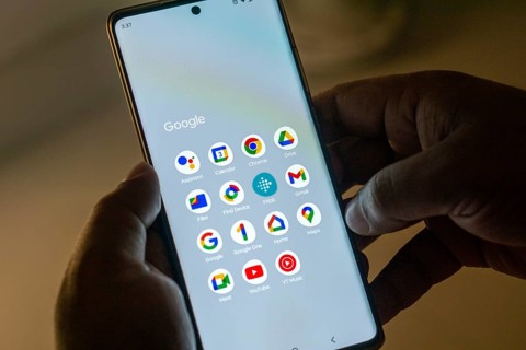 Google services (Google assistant, Calendar, Chrome, Drive, Gmail, Files, Find Device, Fitbit,