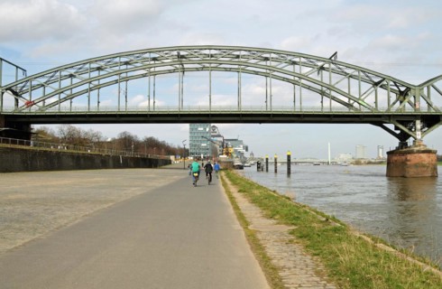 South bridge at the Rheinauhafen