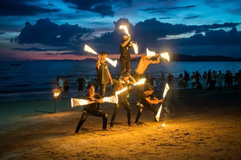 Fire show, jugglers with fire, Ao Nang Beach, sunset, Ao Nang, Krabi, Thailand, Asia