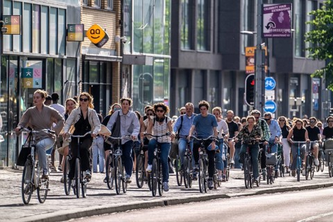 Central cycle path on the Lange Viestraat, lanes for pedestrians, cyclists and local traffic are
