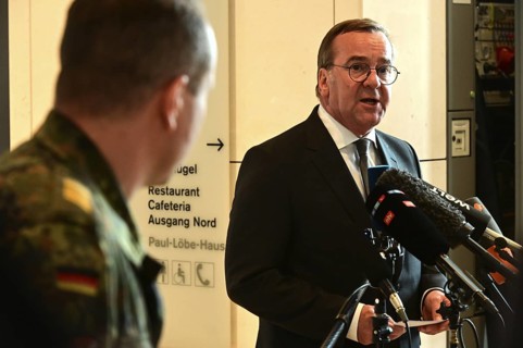 Defence Minister Boris Pistorius (SPD) informs media representatives about the increase in the