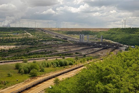 View from the Jackerath public viewing point of the conveyor systems from the mining area to the
