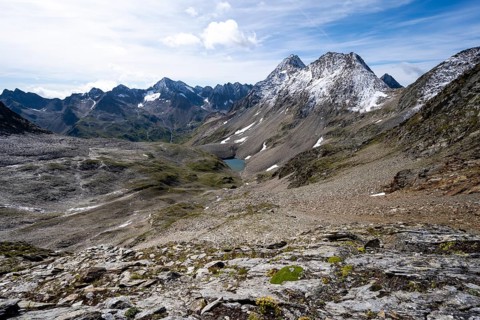 View at Kesselkeessattel, mountain landscape with summit Roter Knopf and Kleiner Hornkopf, Wiener