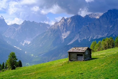 Mountain huts on the Helm, Sesto, Dolomites, Val Pusteria, South Tyrol, Italy, Europe