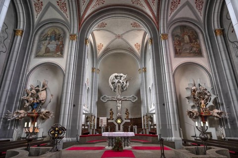 Side altars and chancel with the high altar crucifix, early 19th century, Parish Church of St Peter
