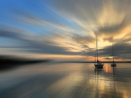 Evening atmosphere, sailing boats on Lake Starnberg, zoom effect, Bavaria, Germany, Europe