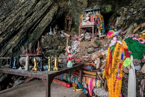 Princess Cave, Phra Nang Cave Shrine, Ao Phra Nang Beach, Railay Beach, Ao Nang, Krabi, Thailand,