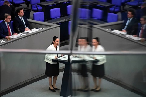Dr Hülya Düber (CDU CSU) speaks on the agenda item Minimum Wage Act at the eleventh session of the