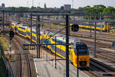 Rail transport in the Netherlands, Nederlandse Spoorwegen, Intercity train, double-decker IC VIRM,