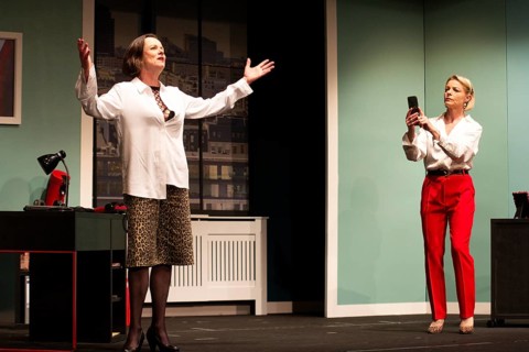 Julia Grimpe - Claudia, Katrin Schwingel - Dorothee, murder colleagues, photo rehearsal on
