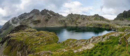 Mountain landscape with mountain lake Wangenitzsee, Wiener Höhenweg, Schober group, Hohe Tauern