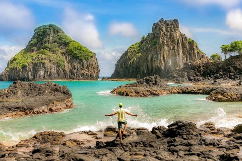 Fernando de Noronha, Brasil. Turquoise water around the Two Brothers rocks, UNESCO World Heritage