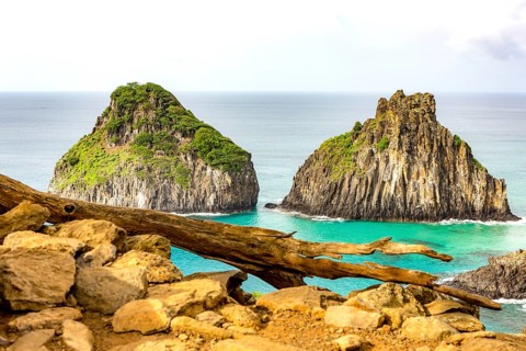 Fernando de Noronha, Brasil. Turquoise water around the Two Brothers rocks, UNESCO World Heritage