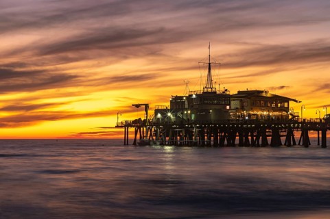 A picture of the Santa Monica Pier at sunset