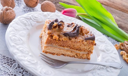 Walnut caramel cake