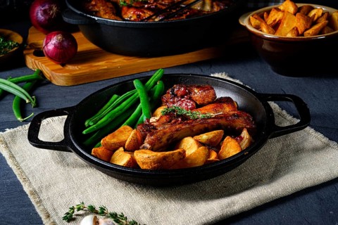 Pork with beans and quarter potatoes
