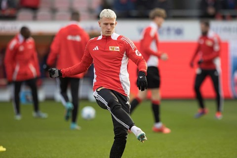 Football match, Tim SKARKE 1.FC Union Berlin warming up in front of the game, Voith-Arena,