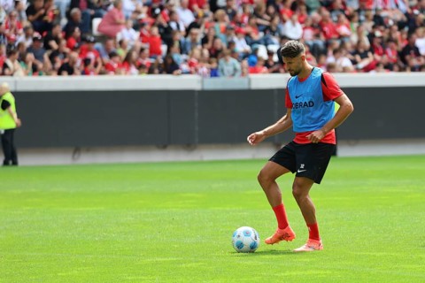 Filigree technique: Vincenzo Grifo (SC Freiburg) at the training kick-off Football Bundesliga club
