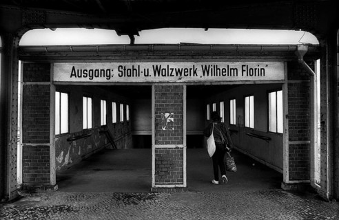 Germany, Hennigsdorf, 14.04.1992, Hennigsdorf railway station, exit: Stahl - u. Walzwerk Wilhelm
