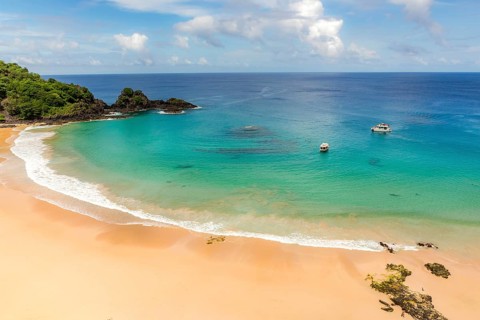 Fernando de Noronha, Brasil. Turquoise water around the Two Brothers rocks, UNESCO World Heritage
