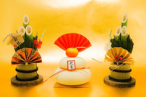 Image of rice cake and Kadomatsu (New Years card material). Shooting Location: Yokohama-city