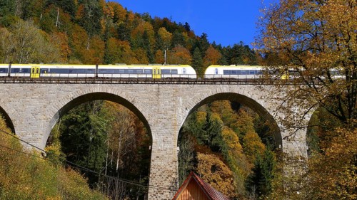 Höllental railway crosses the Ravenna viaduct