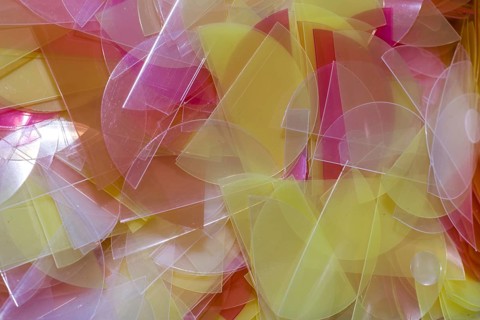 Plastic plates coloured round