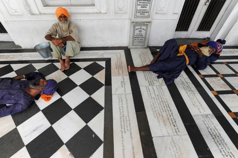 22.07.2011, Amritsar, Punjab, India, Sikh worshippers at the Golden Temple, the highest sanctuary