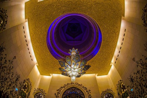 Shaking Id Grand Mosque Interior. Shooting Location: Abdabi
