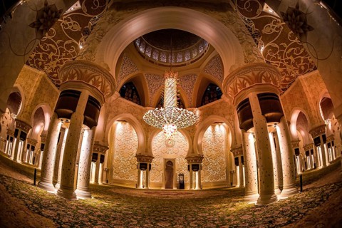 Shaking Id Grand Mosque Interior. Shooting Location: Abdabi