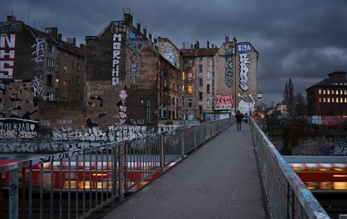 Germany, Berlin, 17.12.2024, View from Schönfließer Brücke, rear building gable Kopenhagener