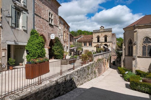 ThePlace Paul Froment with the Cafe des Arts and the Eglise de Marcandiel, corsten steel planter