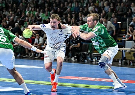 Handball, Daikin HBL, Fuechse Berlin - HSV Hamburg f.l. Moritz Sauter (HSV Hamburg), Max Darj